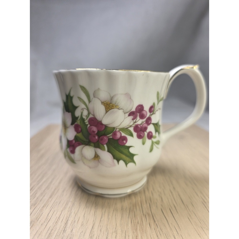 Royal Albert Flower of the Month December Christmas Rose tea coffee cup rj